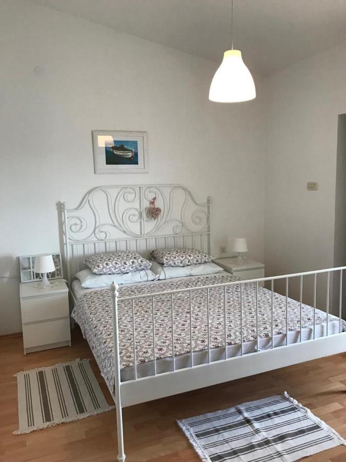 Apartmani Darko Kornić Dış mekan fotoğraf